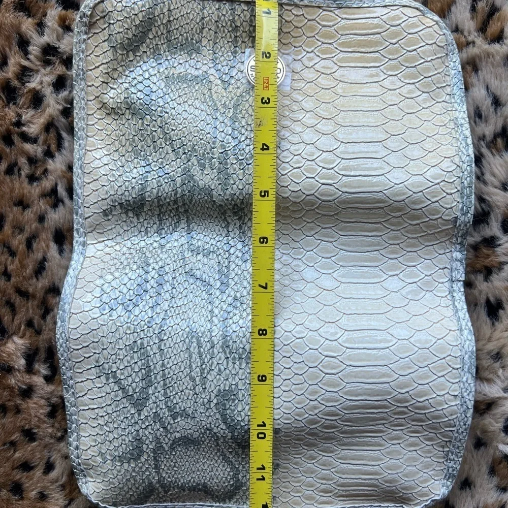 ✨ SOHO London New York Faux Snakeskin Travel Makeup Organizer – Champagne Gold